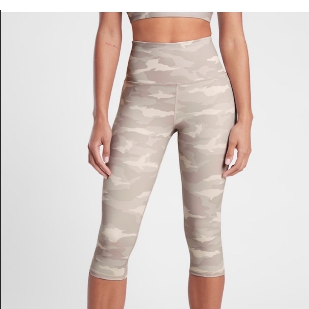 Athleta Elation Camo (Grey Winter) Crop Size Med